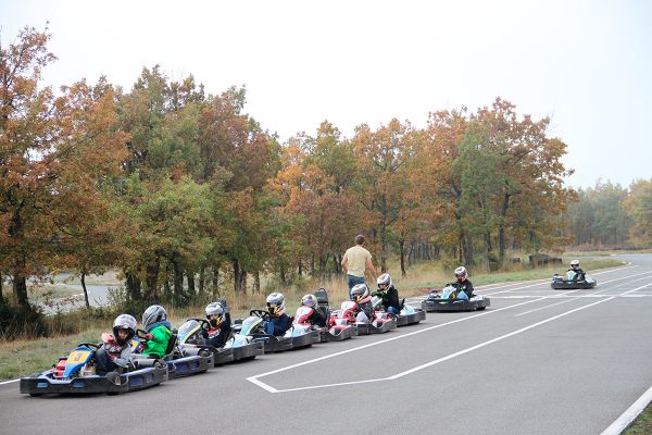 kart-ecole-pilotage-044621C93A-7DD2-C2E6-4AE0-7DA3BF6EB4C7.jpg