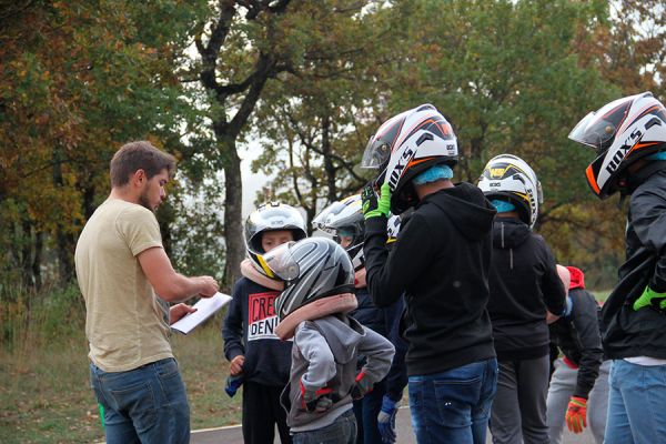 karting-millau-aveyron-09633FD513-1843-4A38-F90A-18AB82AD8891.jpg